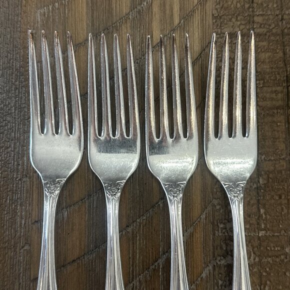 1847 Rogers Bros Heritage Dinner Forks Set of 4 Silverplate Flatware IS 1953 - Picture 3 of 10